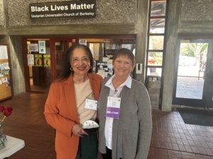 Co-chairs of Membership, Lonnie Moseley and Victoria Bowen at UUCB